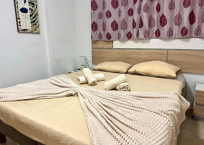 Cozy With Pool Diamantes Διαμέρισμα